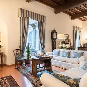  Apartment Roman Holiday For 6 By Piazza Navona